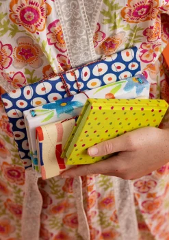 Kavya-muistikirja kangaspäällysteistä paperia