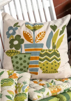 Kirjailtu tyynynpäällinen "Flower pots" ekopuuvillaa