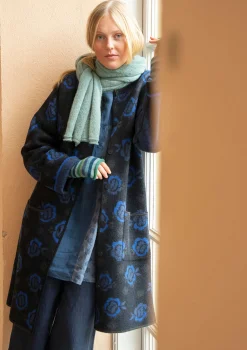 Käännettävä neulottu takki ”Aria” huovutettua villaa