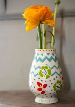 Maljakko "Wild rose" keramiikkaa