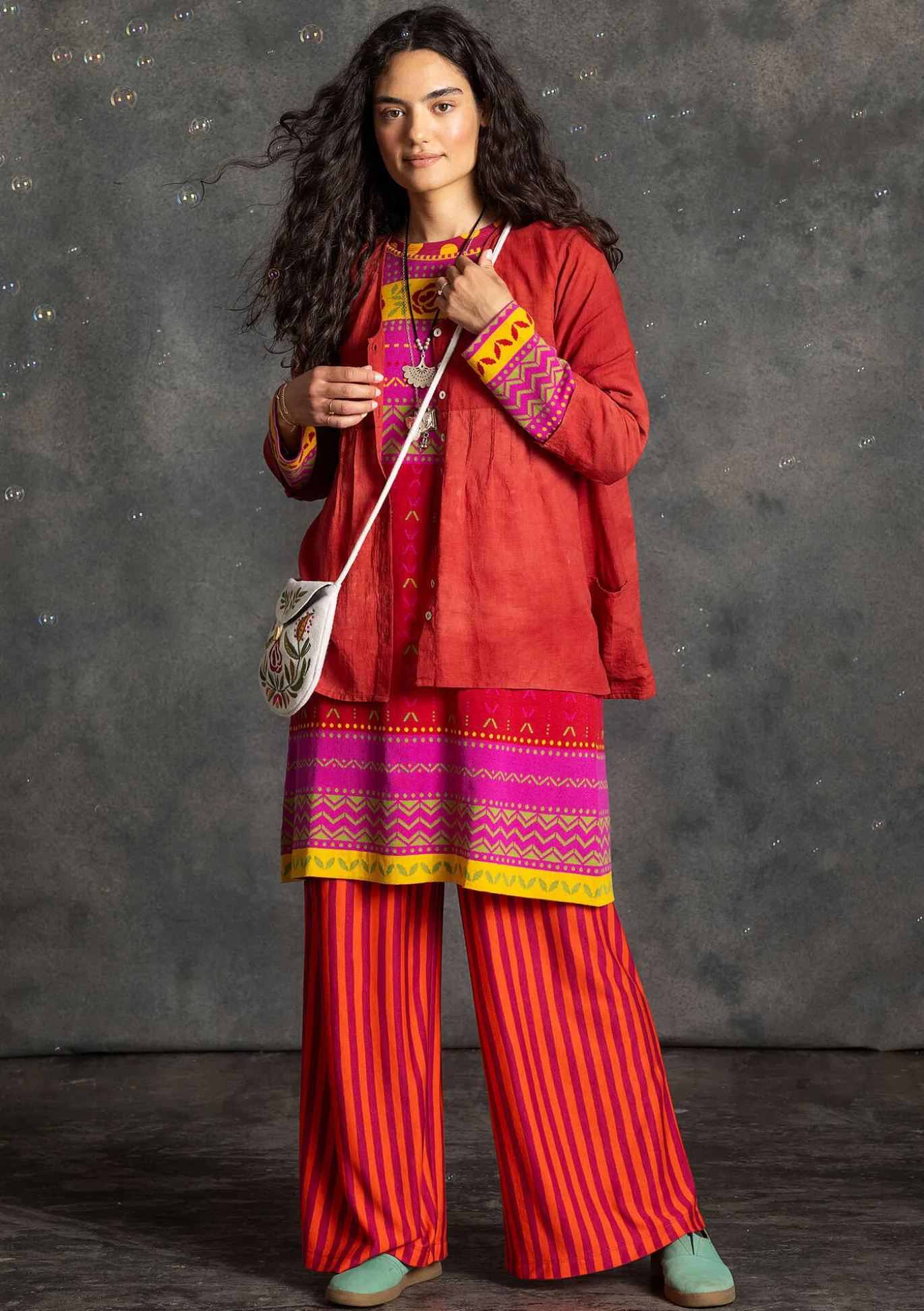 Neulemekko "Kajsa" ekologista ja kierrätettyä puuvillaa