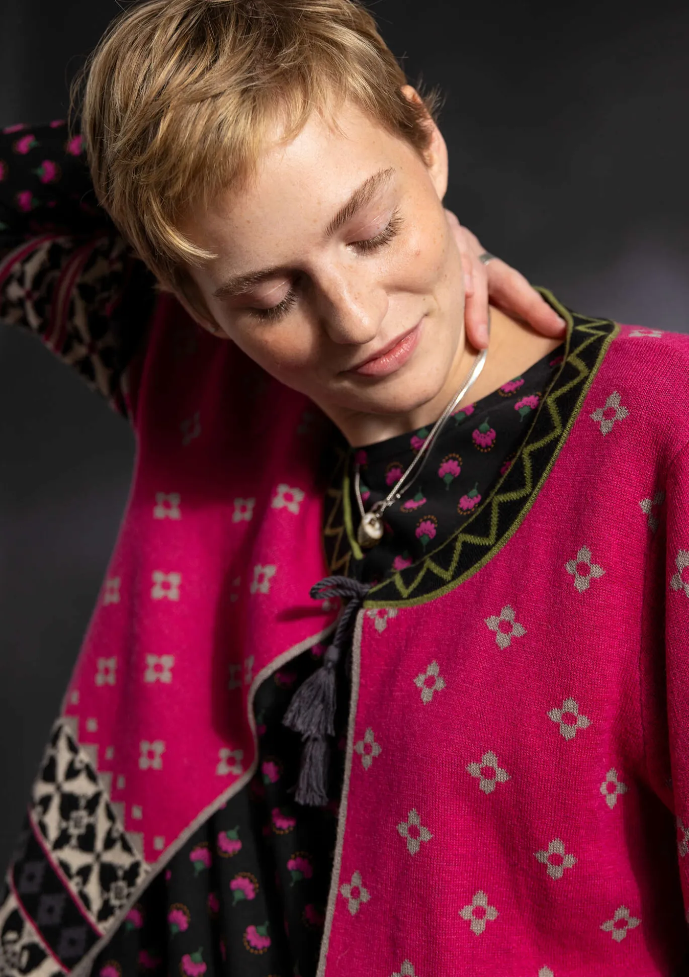 Neuletakki "Noon" villaa ja lyocellia