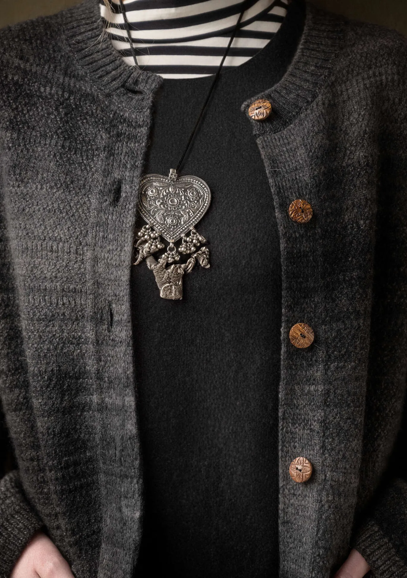 Pitkä neuletakki "Eckerö" space dye -värjättyä villaa