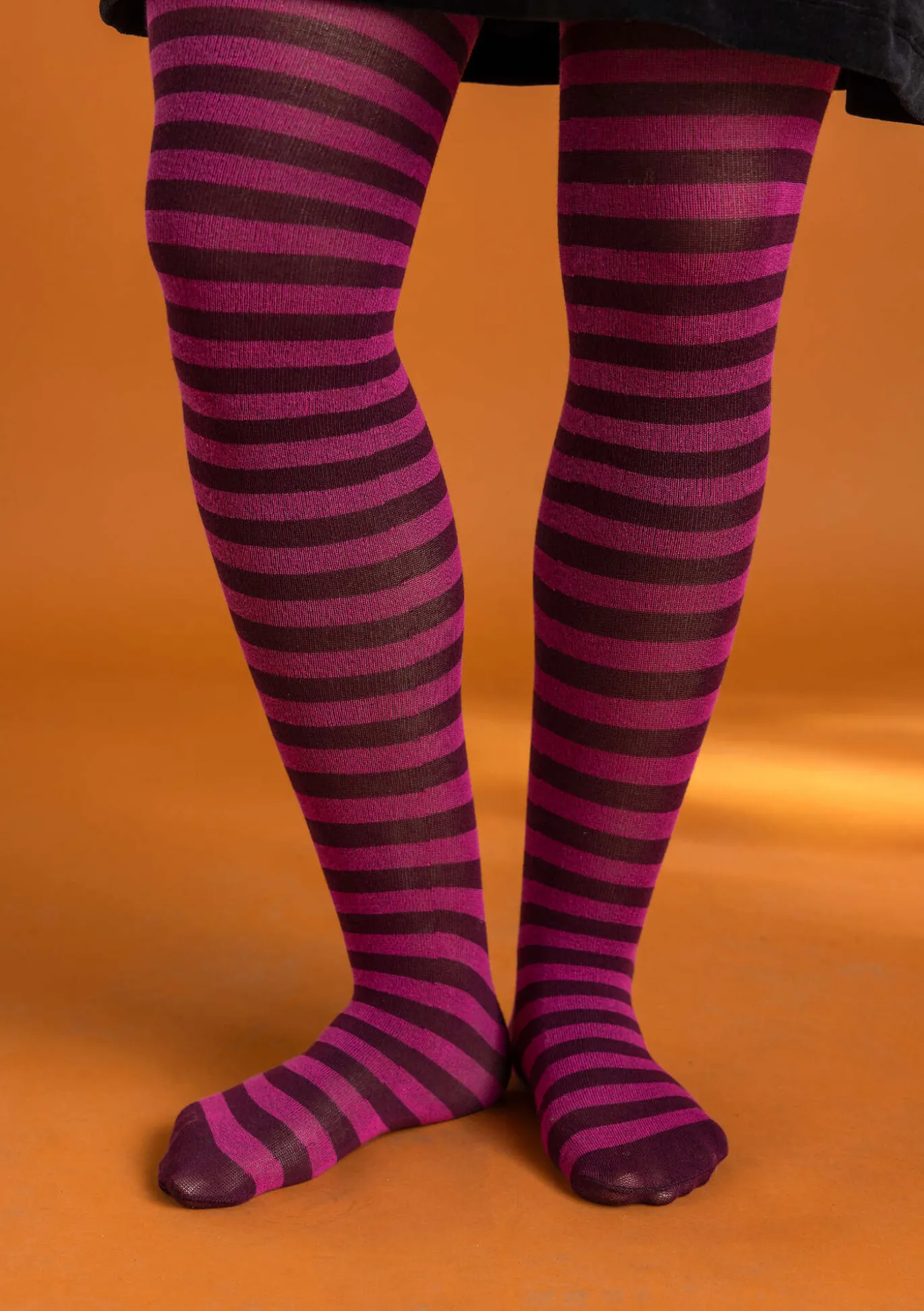 Raidalliset sukkahousut ekopuuvillaa