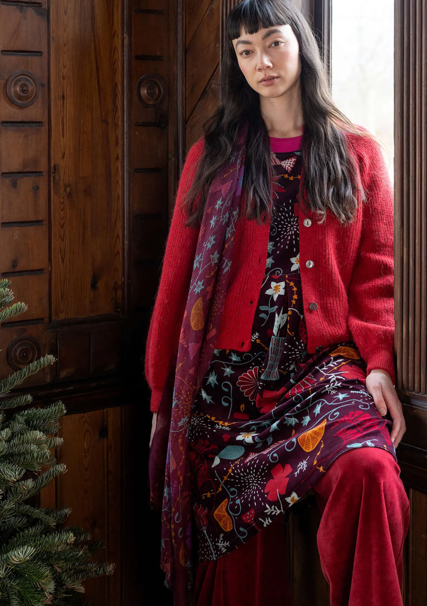 Veluurimekko "Fyrverkeri" ekopuuvillaa ja kierrätettyä polyesteriä